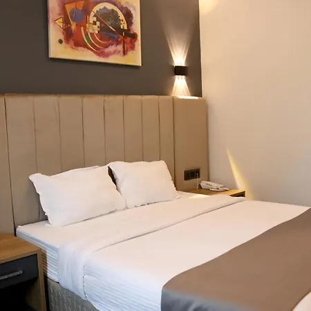 Hotel Home Plus Hotel 3*