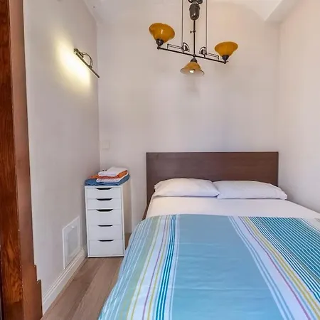 Spacious Apartment, 1-min To Taksim Square Appartement