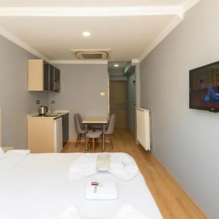 Aparthotel Butterfly House 2*