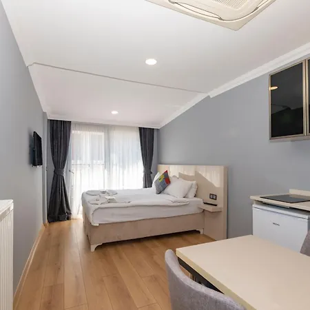 Aparthotel Butterfly House 2*