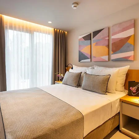 Erk Hotel *