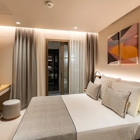 Erk Hotel *