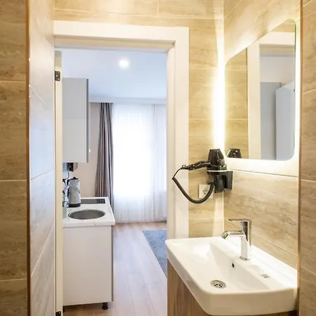 Hostal Glass *