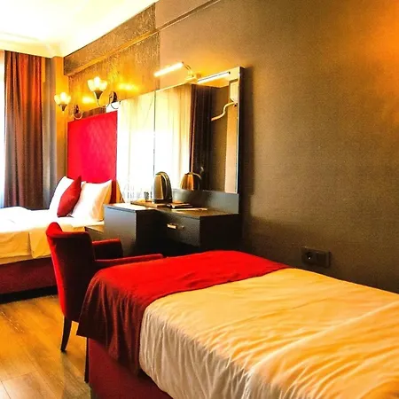 Kaya Royal Theater Street Estambul