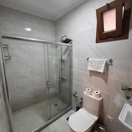 Hotel Guer Royal Aparts 3*