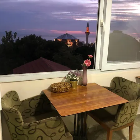 Oda ve Kahvaltı Martı *