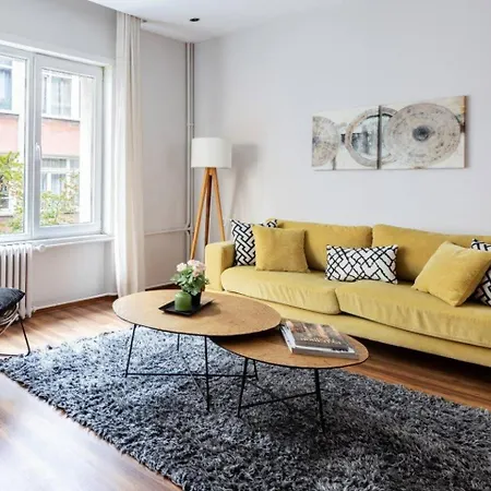 Spacious Modern Airy 4bed2bath Home! #369 Apartment