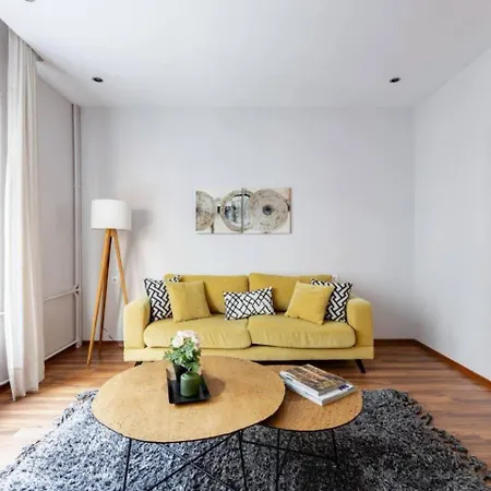 Apartment Spacious Modern Airy 4bed2bath Home! #369 *