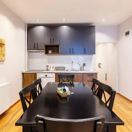 Apartment Spacious Modern Airy 4bed2bath Home! #369 Istanbul