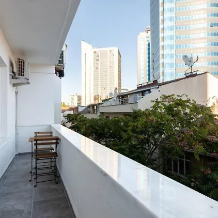 Apartment Spacious Modern Airy 4bed2bath Home! #369