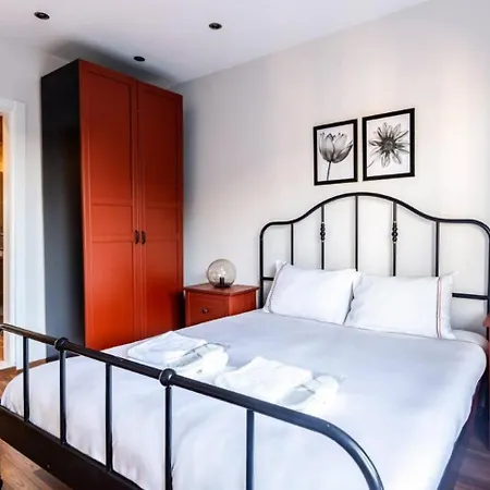 Apartment Spacious Modern Airy 4bed2bath Home! #369 Istanbul