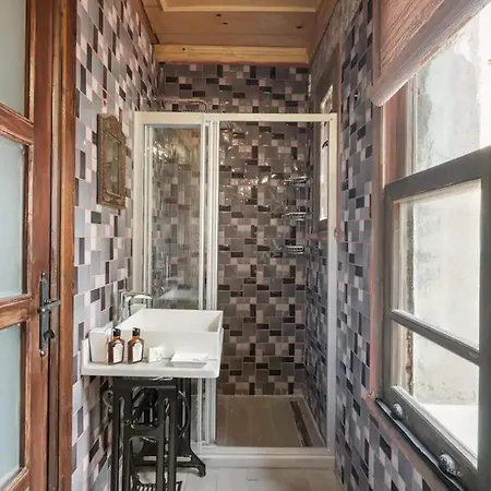 Gorgeous Rustic Balat 4bed2bath Home! #363 Holiday home Istanbul