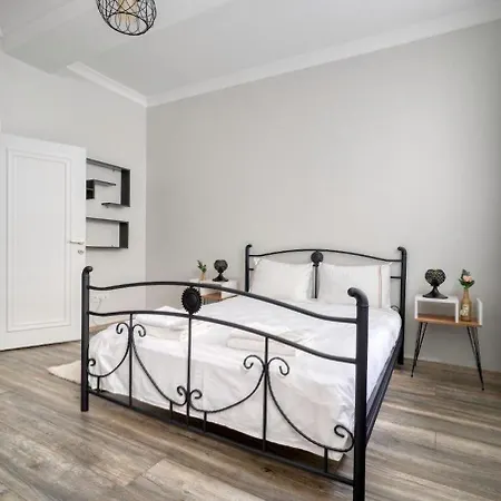 Lovely Cozy 3bd25bath Duplex Patio! #273 * Istanbul