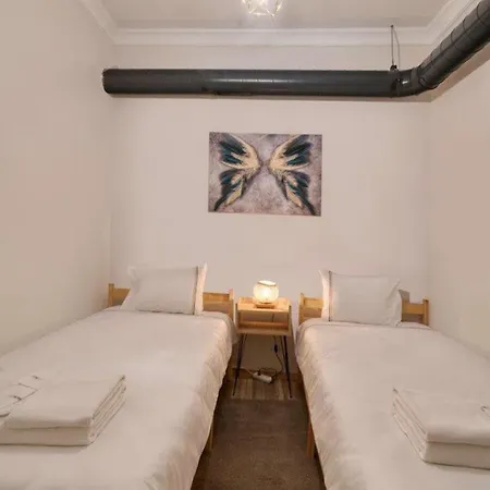 Lovely Cozy 3bd25bath Duplex Patio! #273 *