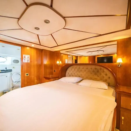 Luxury Yachts Botel Istanbul