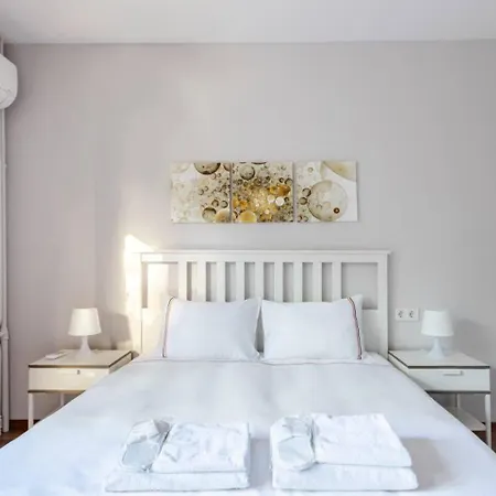 Charming Bright 4bd2bath Balcony Pad #368 Apartment *