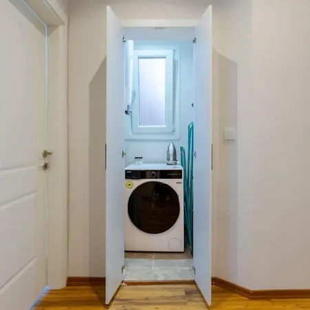Charming Bright 4bd2bath Balcony Pad #368 * Istanbul