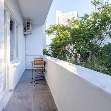 Apartment Charming Bright 4bd2bath Balcony Pad #368 *
