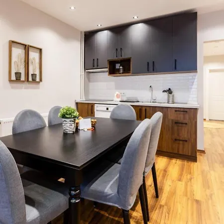 Charming Bright 4bd2bath Balcony Pad #368 Daire