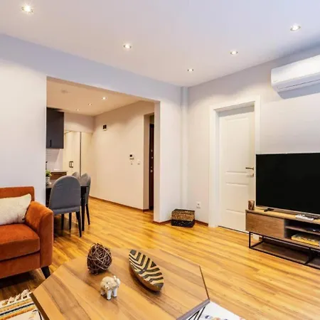 Apartment Charming Bright 4bd2bath Balcony Pad #368