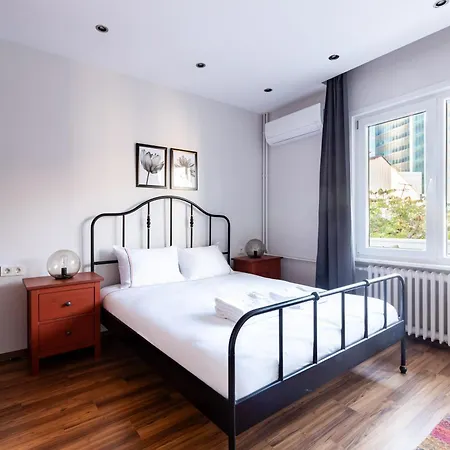 Spacious Modern Airy 4bed2bath Home! #369 Apartment Istanbul
