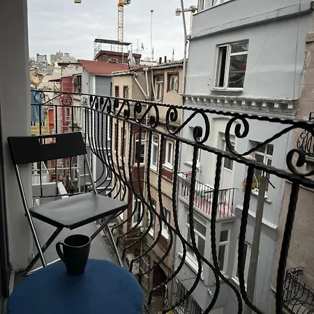 A Cozy Nest For Your Charming In The Heart Of Istanbul