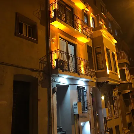 A Cozy Nest For Your Charming In The Heart Of