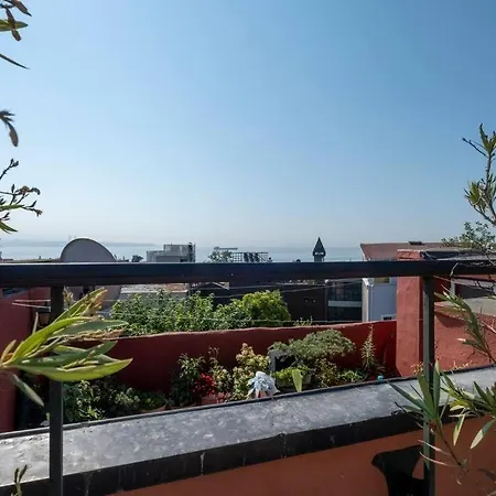 Wonder Triplex Terrace In Peninsula Villa *