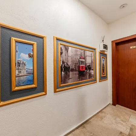 Hotel La Pazza 3*
