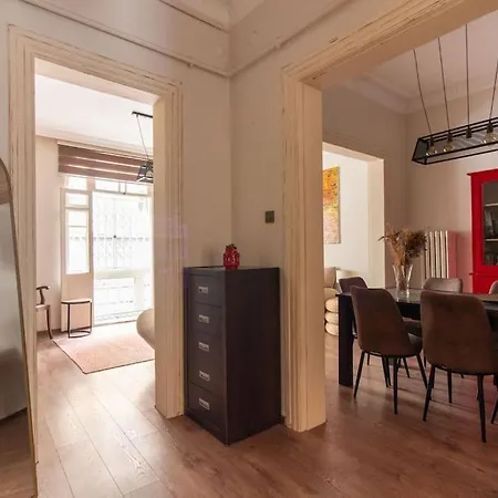 Historic 2br Nisantasi Sisli Flat High Ceilings Apartment Istanbul
