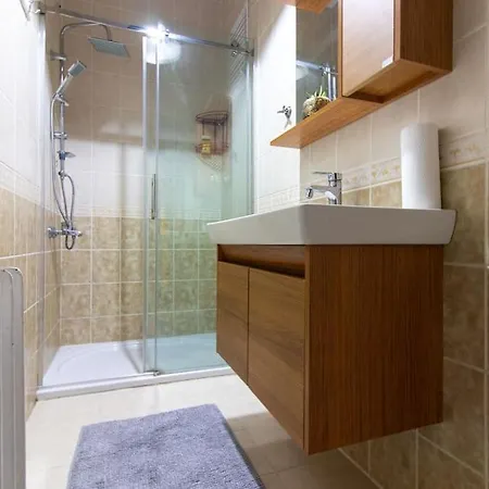 Historic 2br Nisantasi Sisli Flat High Ceilings