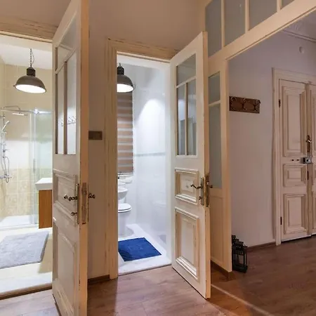 Historic 2br Nisantasi Sisli Flat High Ceilings Apartment