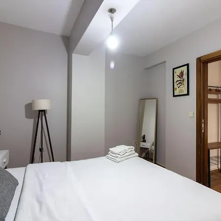 Cozy Modern 1br W Patio New Building In Maltepe Apartment