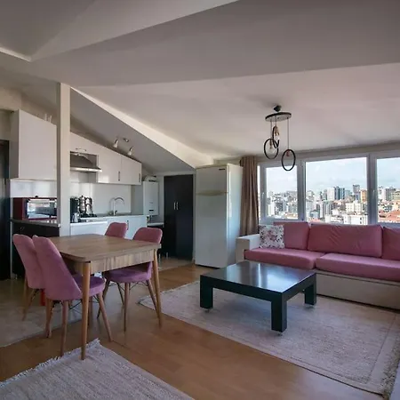 Charming 2br Panoramic Views Penthouse In Maltepe *