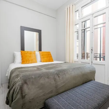 Historical 2-bedroom *