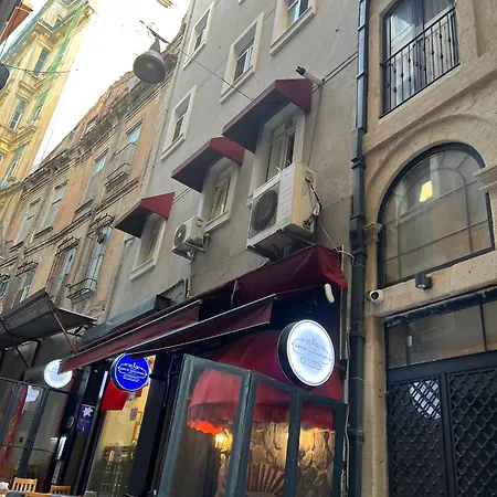 Sahin Pera Suit3 Location 2 Bedroom 3 Ac Great Apartament