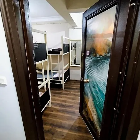 Taksim Ivy Hostel *