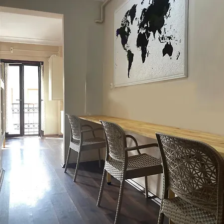 Taksim Ivy Hostel *