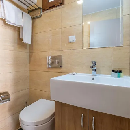 Hotel Lavin & Istanbul