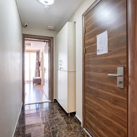 Hotel Lavin &