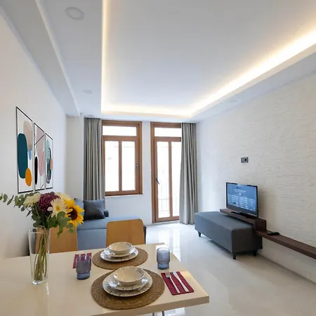 Eleven Aparts Aparthotel