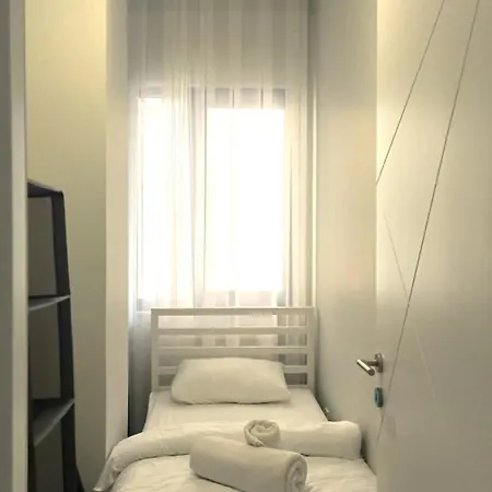 New With Bedroom & Office Apartment *