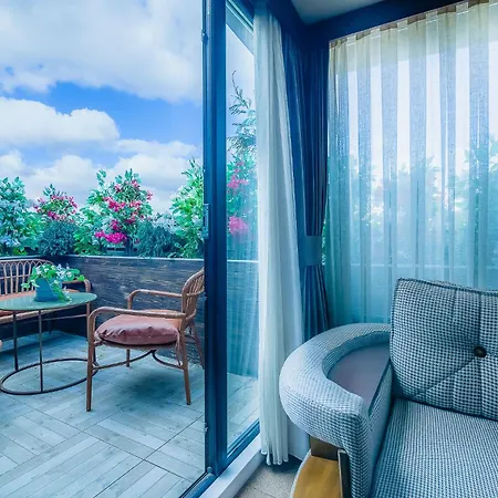 Ξενοδοχείο με διαμερίσματα Lord Morgan & Exclusive Design Cihangir 2*