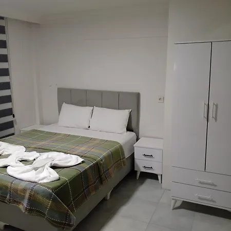 71 Aparthotel *