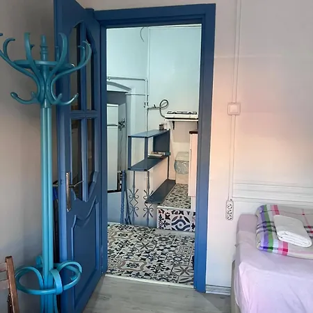 Yellow House Apartment Istanbul