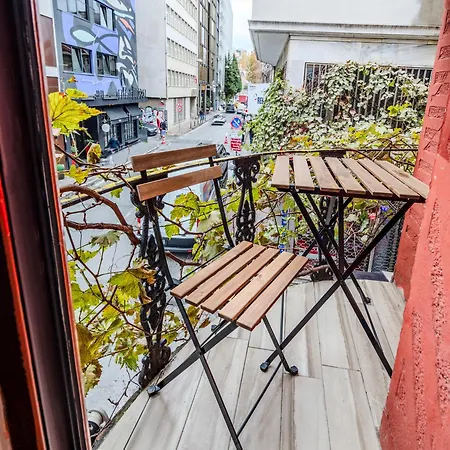 Equipment Modernist Design - In The Bosphorus - Galataport - Taksim Apartment *