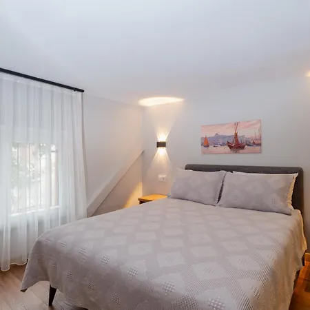 Aparthotel The Yk *