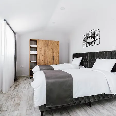 The Yk Aparthotel *