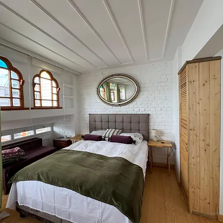 Inn Levant De Luxe *