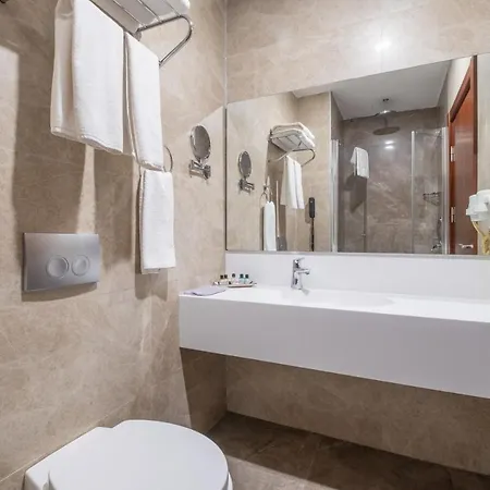 Clover Sisli 4*
